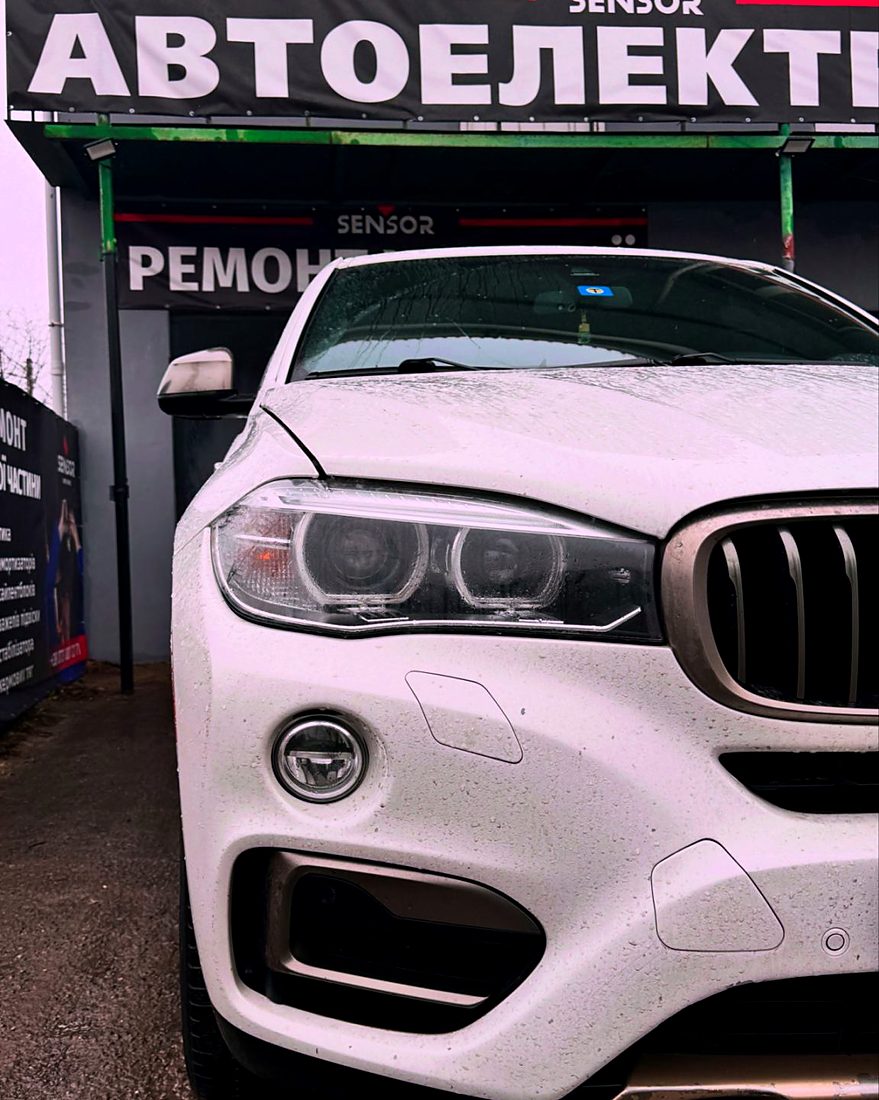 Вхід до автоелектрики SENSOR на вул. Малевича, 73 у Броварах
